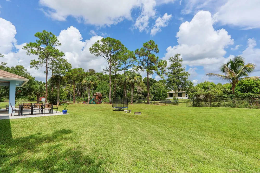 16605 64th Place Loxahatchee, FL 33470