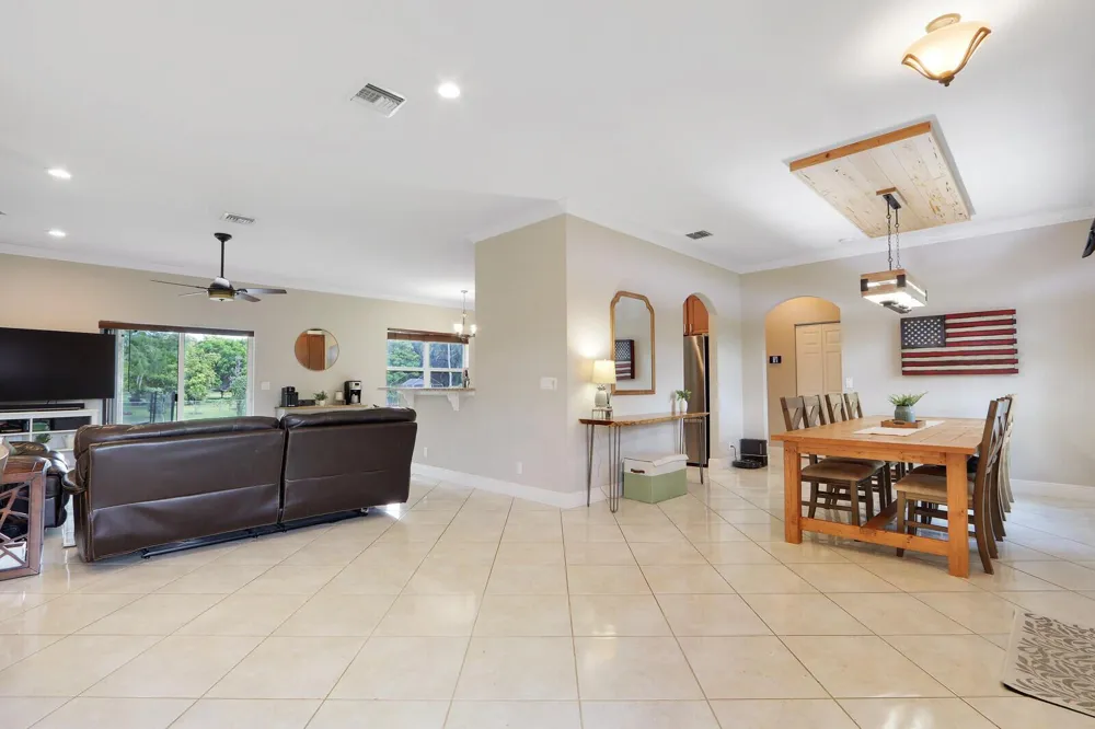 16605 64th Place Loxahatchee, FL 33470