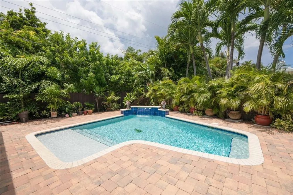 2709 NE 16TH AVENUE Wilton Manors, FL 33334