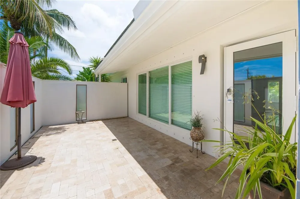 2709 NE 16TH AVENUE Wilton Manors, FL 33334