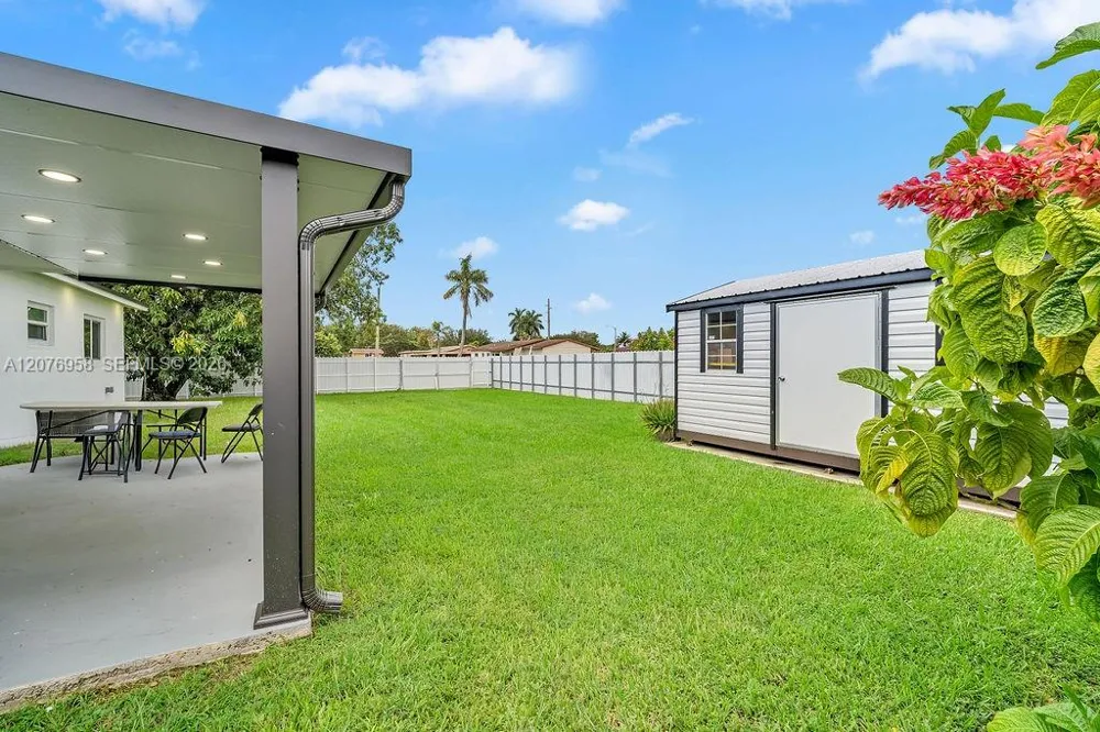 20400 NW 38th Ct Miami Gardens, FL 33055