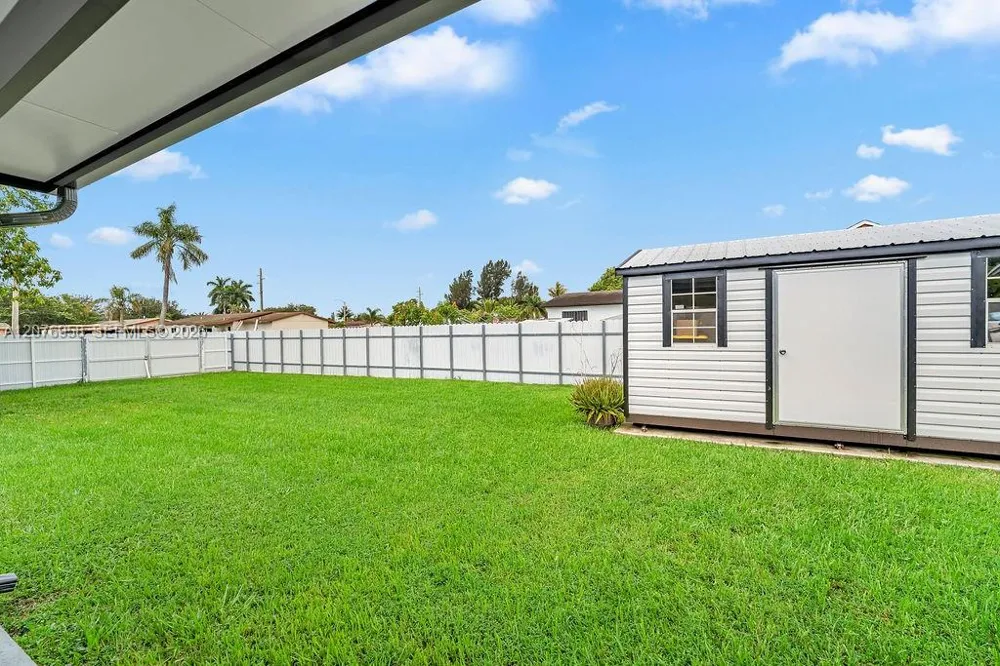 20400 NW 38th Ct Miami Gardens, FL 33055