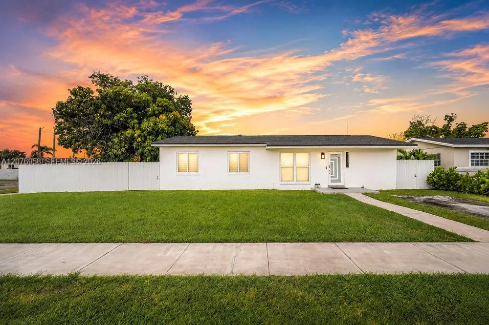 20400 NW 38th Ct Miami Gardens, FL 33055