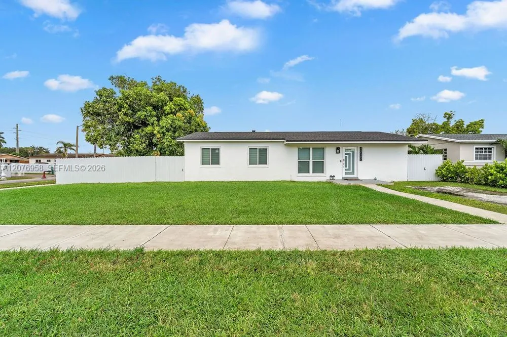20400 NW 38th Ct Miami Gardens, FL 33055