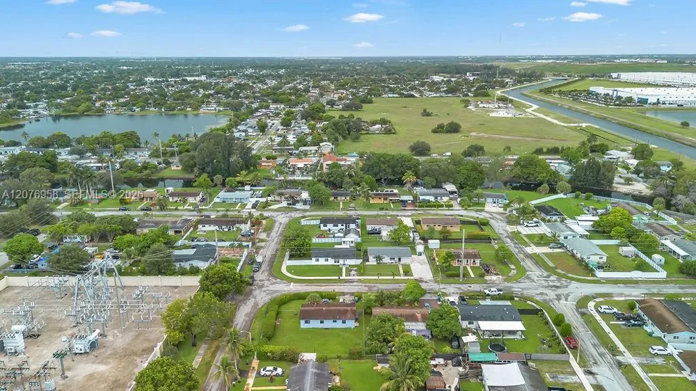 20400 NW 38th Ct Miami Gardens, FL 33055