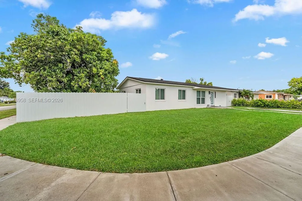 20400 NW 38th Ct Miami Gardens, FL 33055