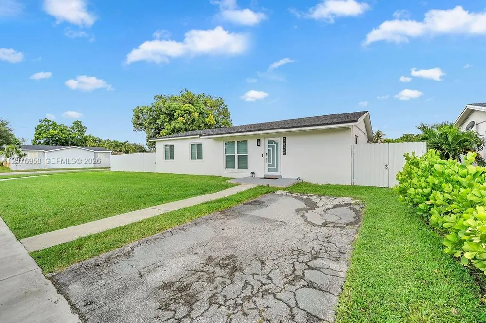20400 NW 38th Ct Miami Gardens, FL 33055