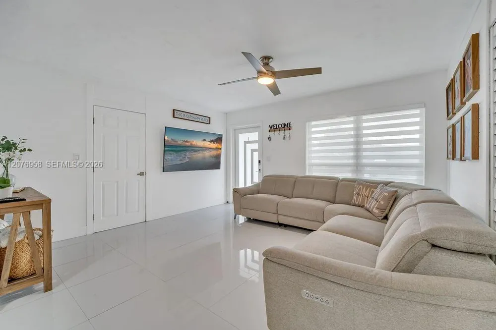 20400 NW 38th Ct Miami Gardens, FL 33055