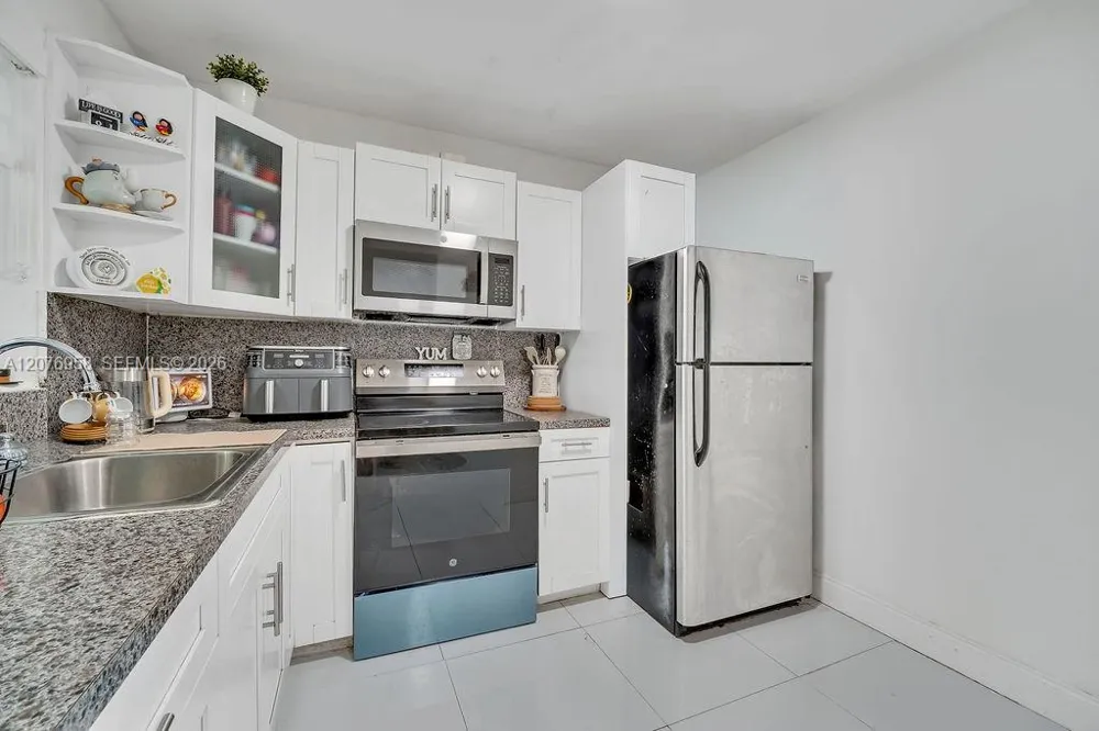20400 NW 38th Ct Miami Gardens, FL 33055