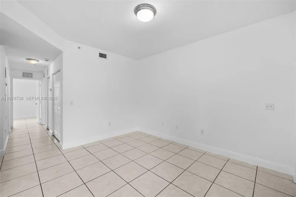 2429 W 78th St #102 Hialeah, FL 33016