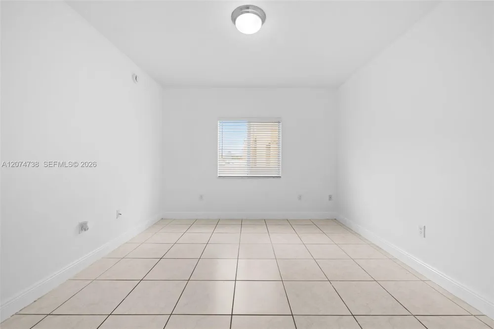 2429 W 78th St #102 Hialeah, FL 33016
