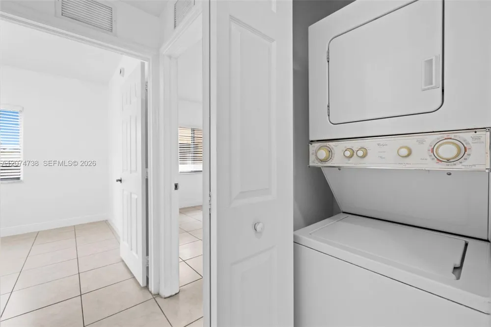 2429 W 78th St #102 Hialeah, FL 33016