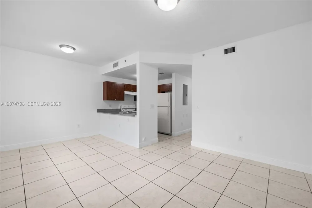 2429 W 78th St #102 Hialeah, FL 33016