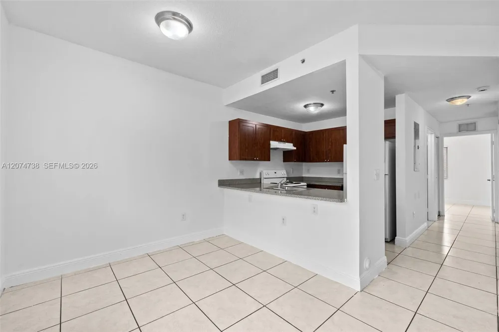 2429 W 78th St #102 Hialeah, FL 33016