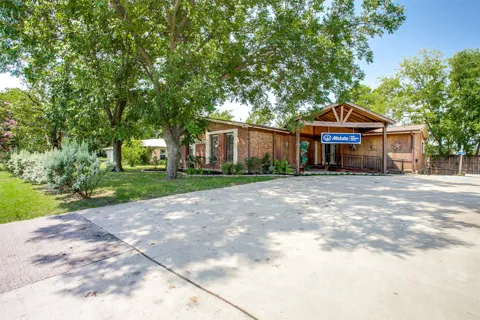 4037 Goliad Street #101