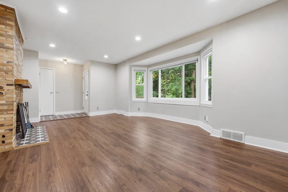 1218 Pinehurst Boulevard Kalamazoo, MI 49006