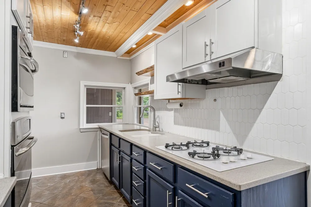 1218 Pinehurst Boulevard Kalamazoo, MI 49006