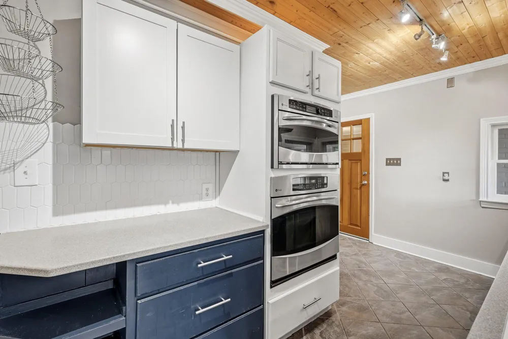 1218 Pinehurst Boulevard Kalamazoo, MI 49006