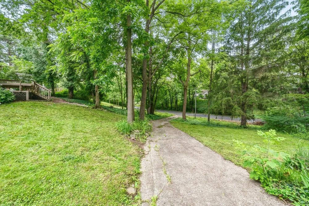 1218 Pinehurst Boulevard Kalamazoo, MI 49006