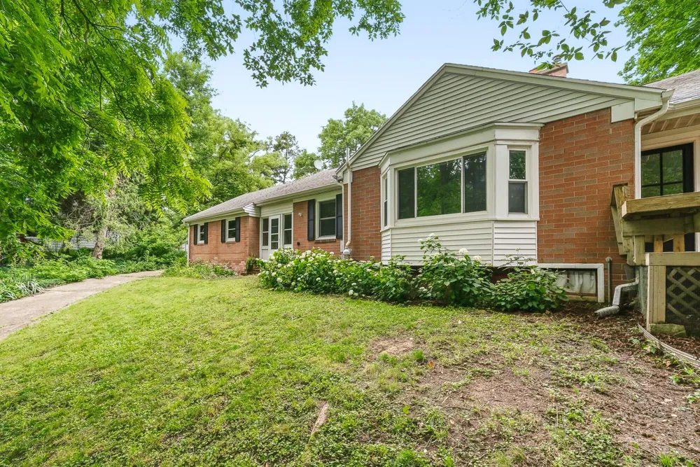 1218 Pinehurst Boulevard Kalamazoo, MI 49006