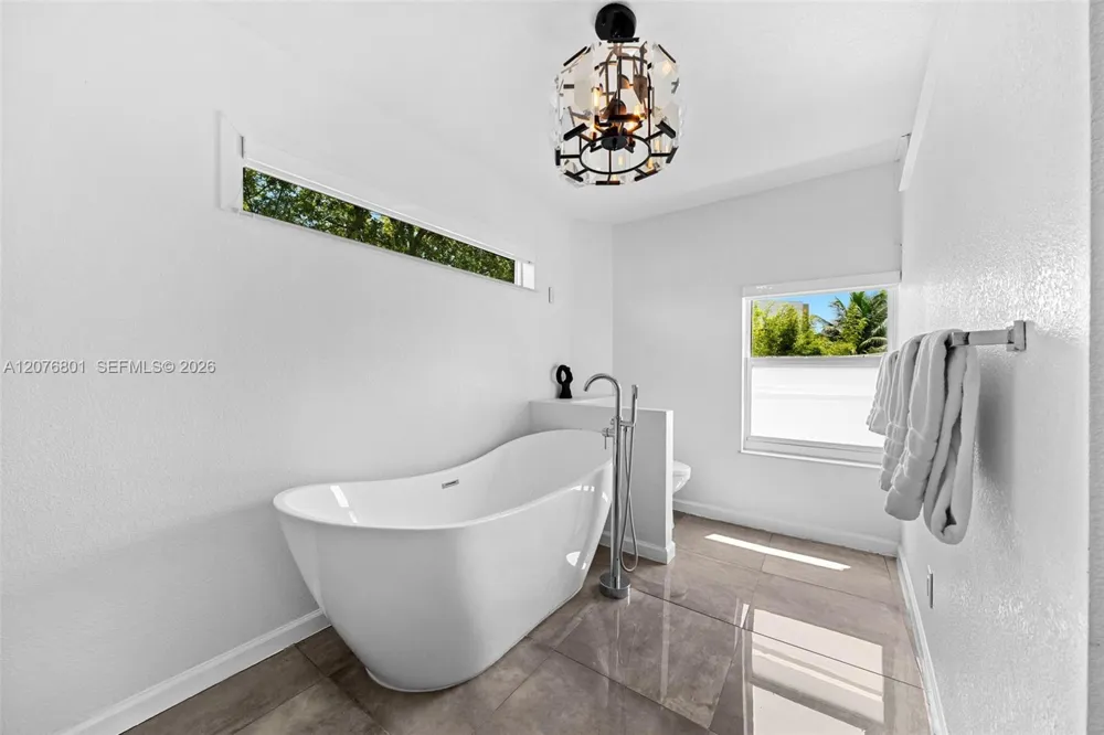 1617 SW 17th Ave Fort Lauderdale, FL 33312