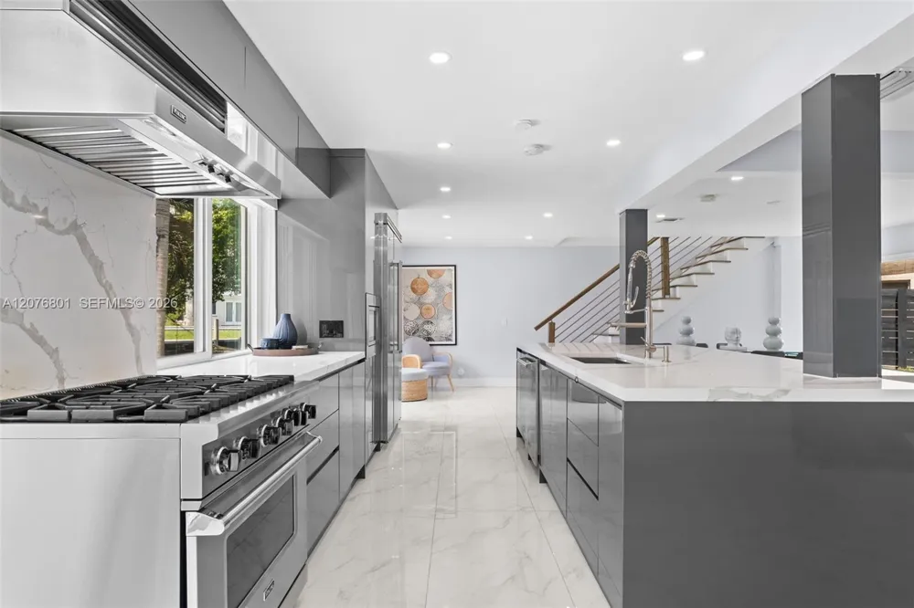 1617 SW 17th Ave Fort Lauderdale, FL 33312