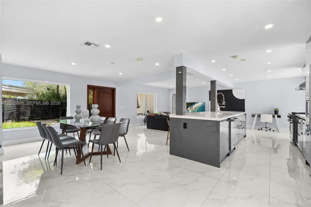 1617 SW 17th Ave Fort Lauderdale, FL 33312