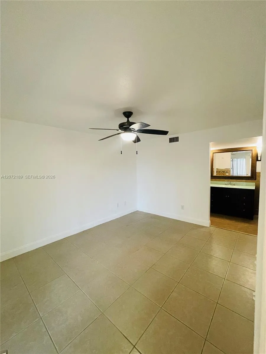 20005 NE 3rd Ct #5 Miami, FL 33179
