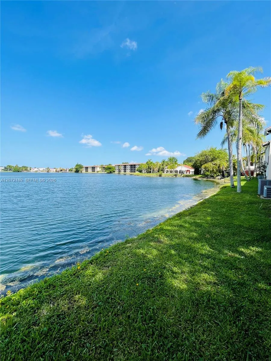 20005 NE 3rd Ct #5 Miami, FL 33179
