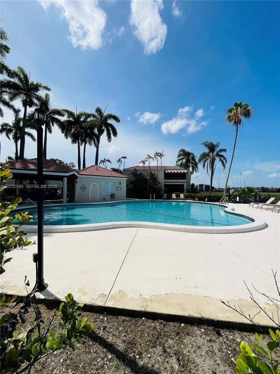 20005 NE 3rd Ct #5 Miami, FL 33179