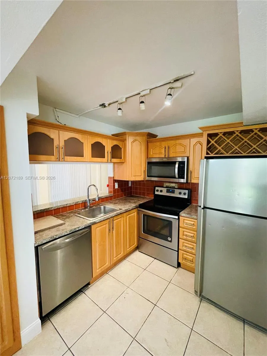 20005 NE 3rd Ct #5 Miami, FL 33179