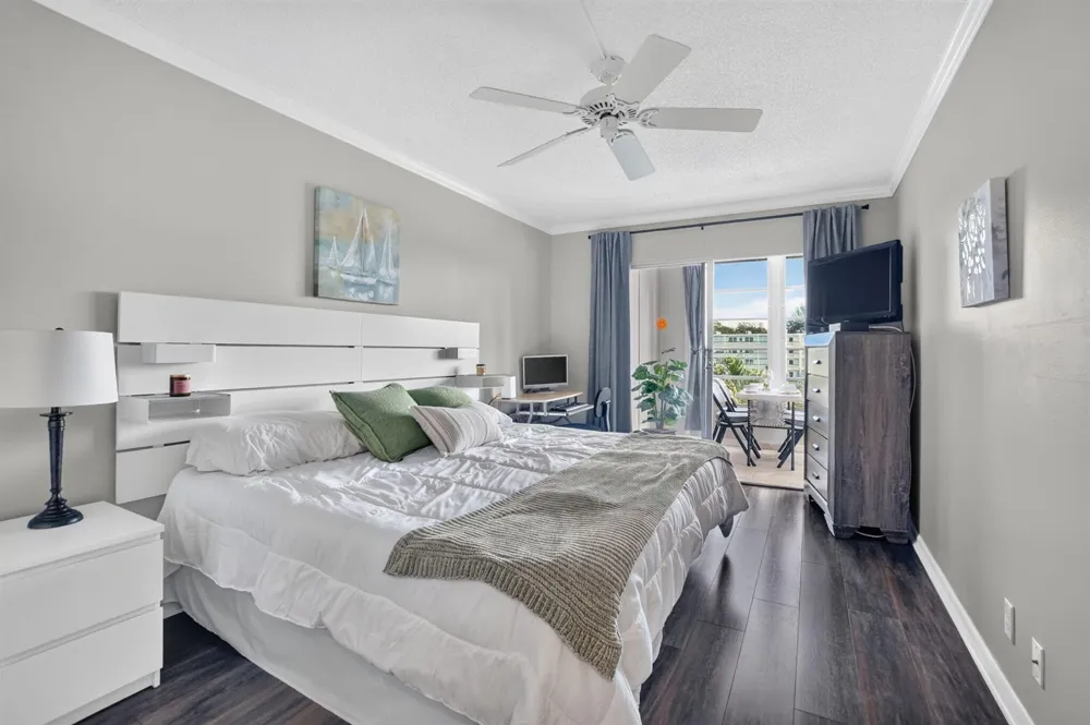 3056 NEWPORT Deerfield Beach, FL 33442