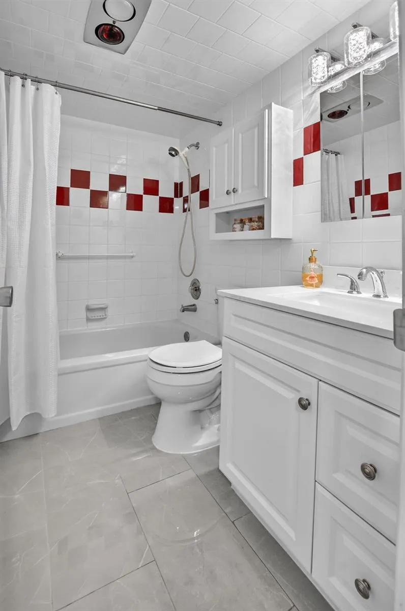 3056 NEWPORT Deerfield Beach, FL 33442