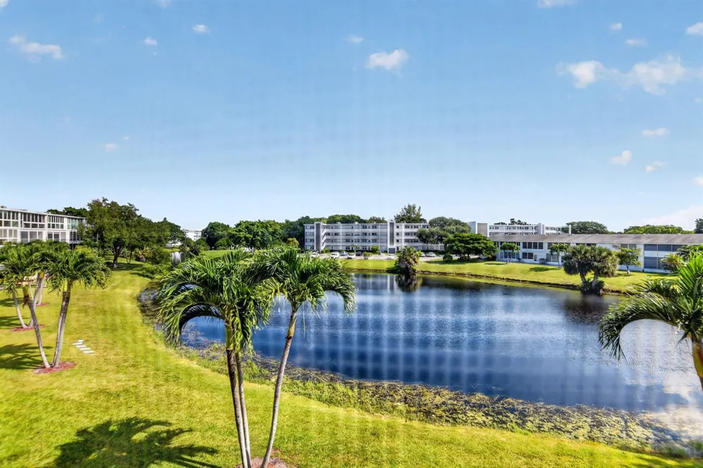 3056 NEWPORT Deerfield Beach, FL 33442