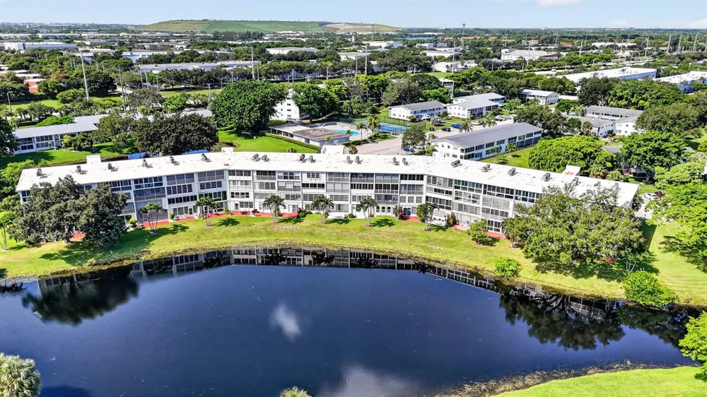 3056 NEWPORT Deerfield Beach, FL 33442