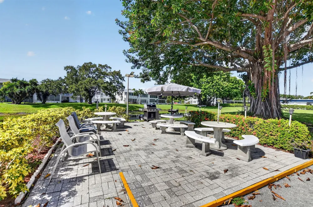 3056 NEWPORT Deerfield Beach, FL 33442