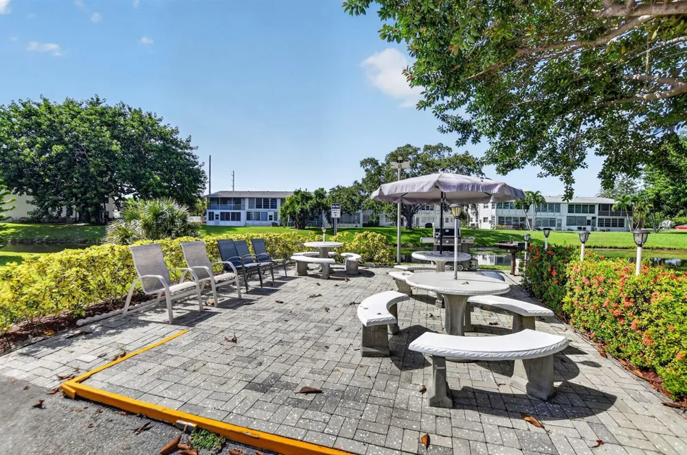3056 NEWPORT Deerfield Beach, FL 33442