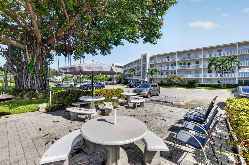 3056 NEWPORT Deerfield Beach, FL 33442