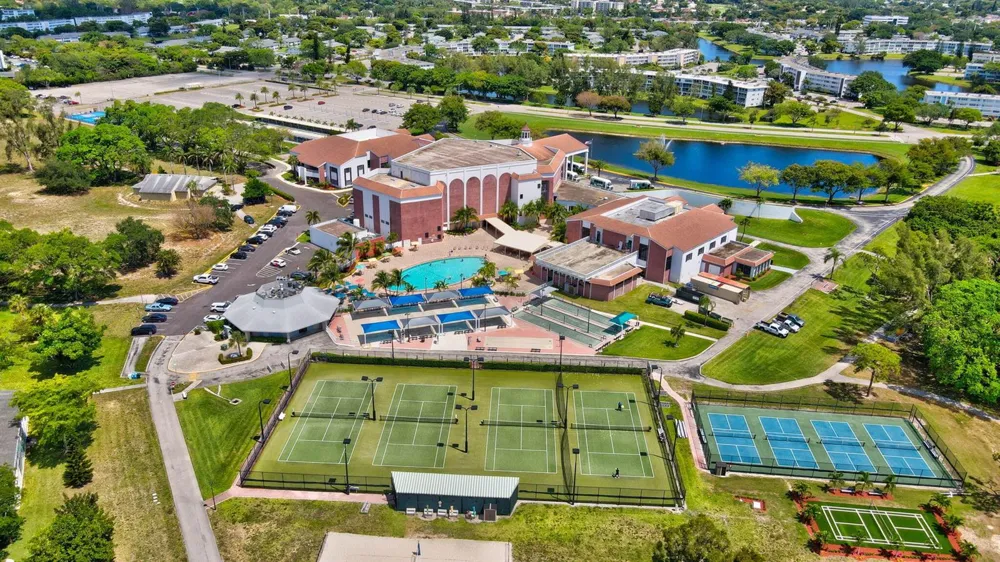 3056 NEWPORT Deerfield Beach, FL 33442