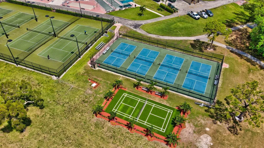 3056 NEWPORT Deerfield Beach, FL 33442
