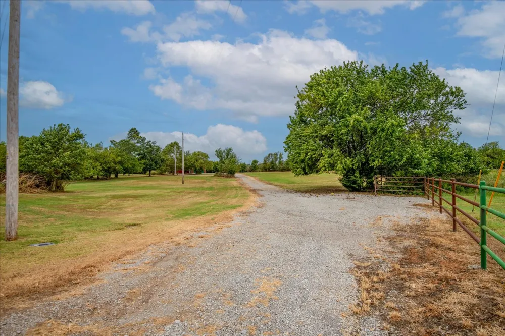 403159 W 2330 DRIVE Bartlesville, OK 74006