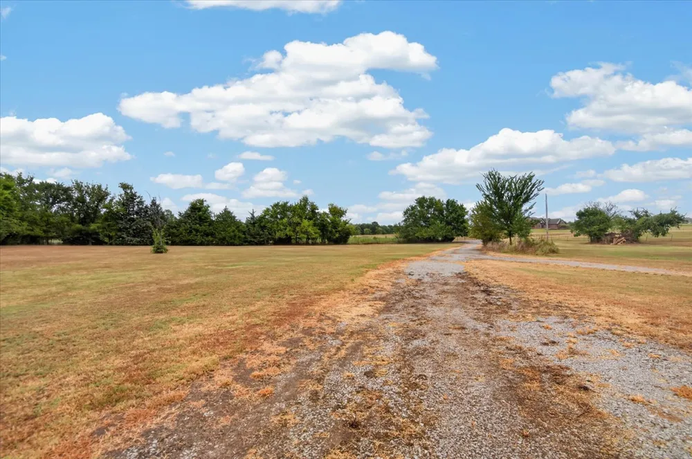 403159 W 2330 DRIVE Bartlesville, OK 74006