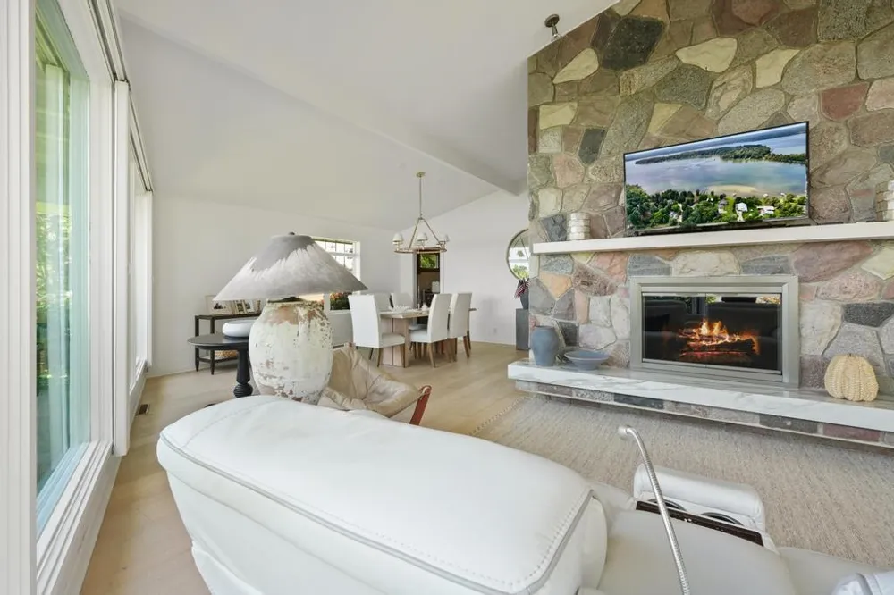 3748 E Duck Lake Road Green Lake Township, MI 49637