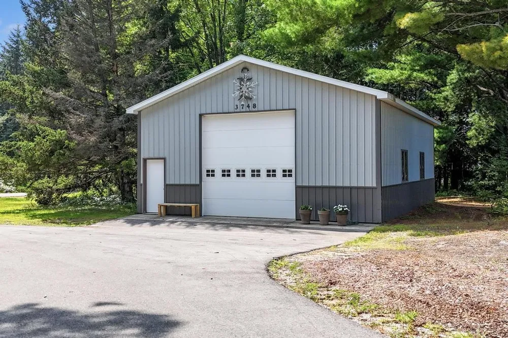 3748 E Duck Lake Road Green Lake Township, MI 49637