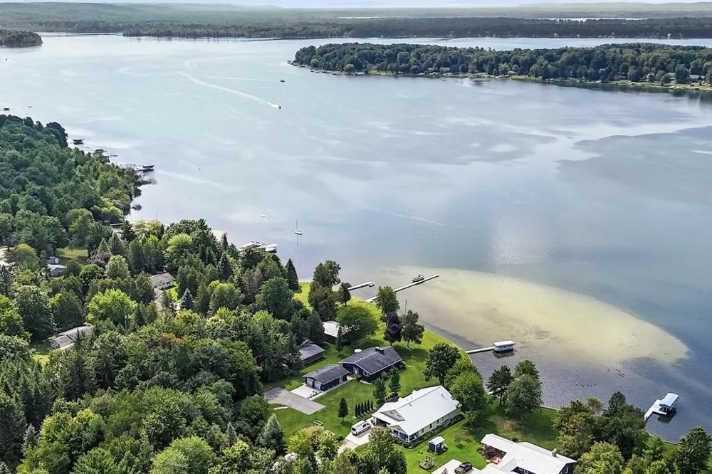 3748 E Duck Lake Road Green Lake Township, MI 49637