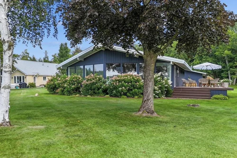 3748 E Duck Lake Road Green Lake Township, MI 49637
