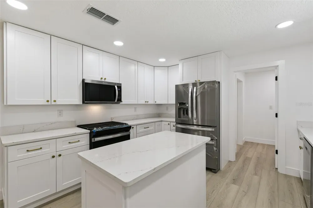 141 MILL RUN DRIVE Lake Mary, FL 32746