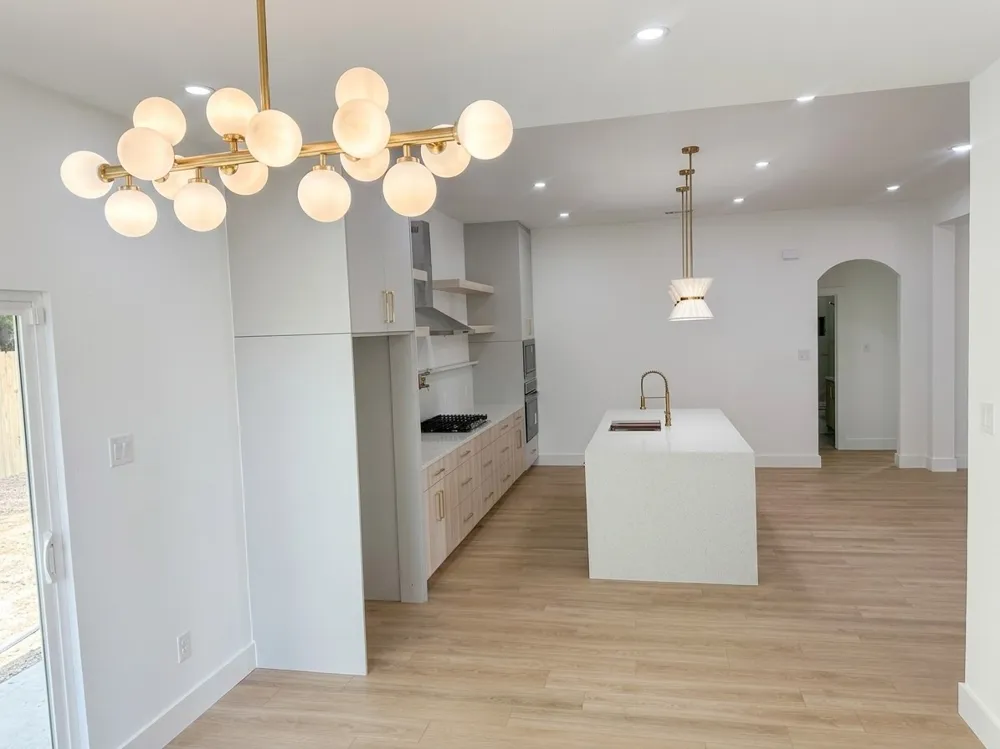 338 TEXANA STREET Van Alstyne, TX 75495