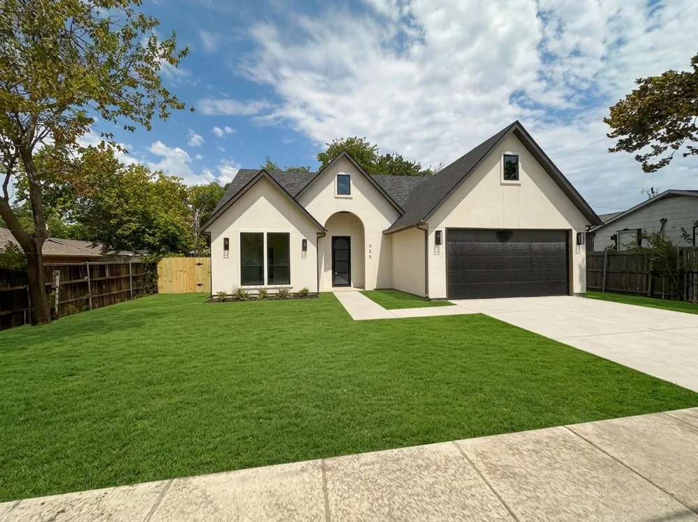 338 TEXANA STREET Van Alstyne, TX 75495