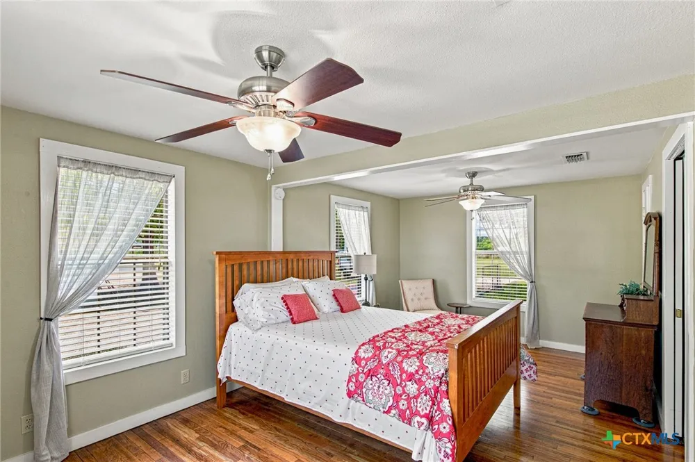 7214 State Highway 185 Victoria, TX 77905